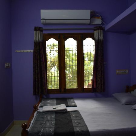 Rainbow Guest House Tiruvannāmalai Buitenkant foto