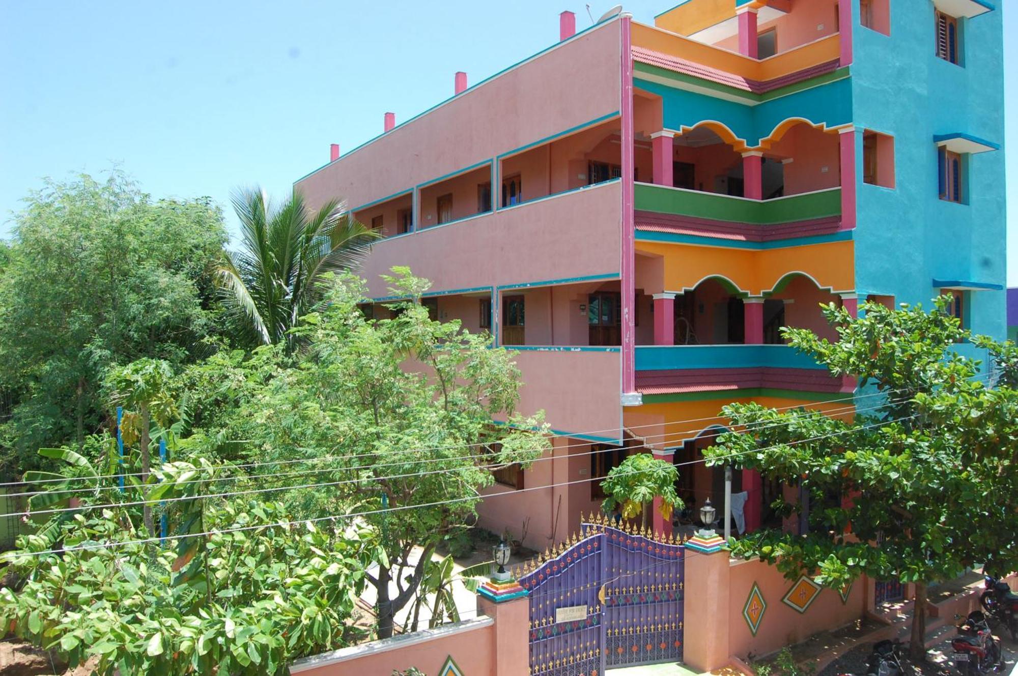 Rainbow Guest House Tiruvannāmalai Buitenkant foto