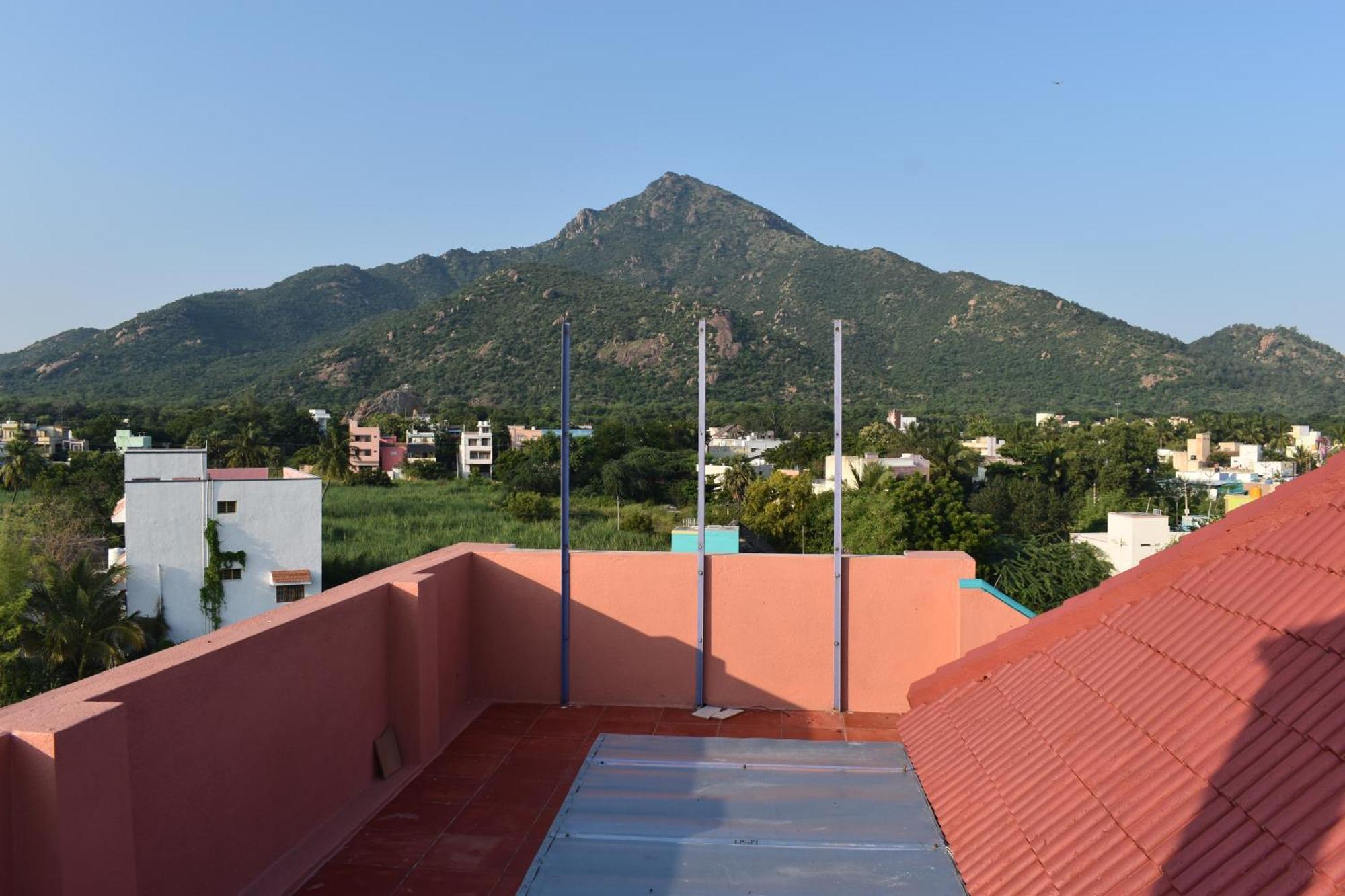 Rainbow Guest House Tiruvannāmalai Buitenkant foto