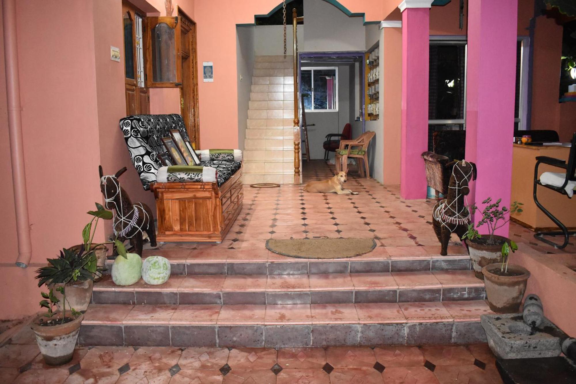 Rainbow Guest House Tiruvannāmalai Buitenkant foto