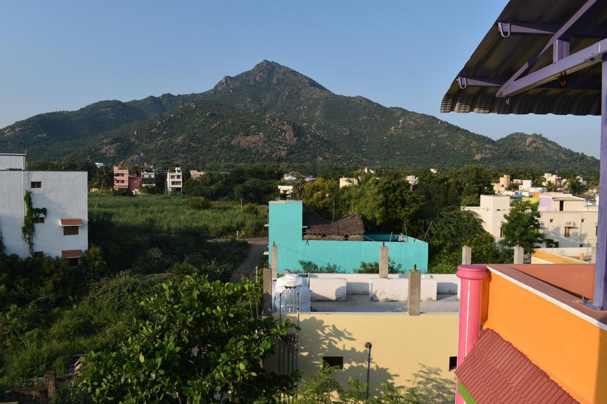 Rainbow Guest House Tiruvannāmalai Buitenkant foto