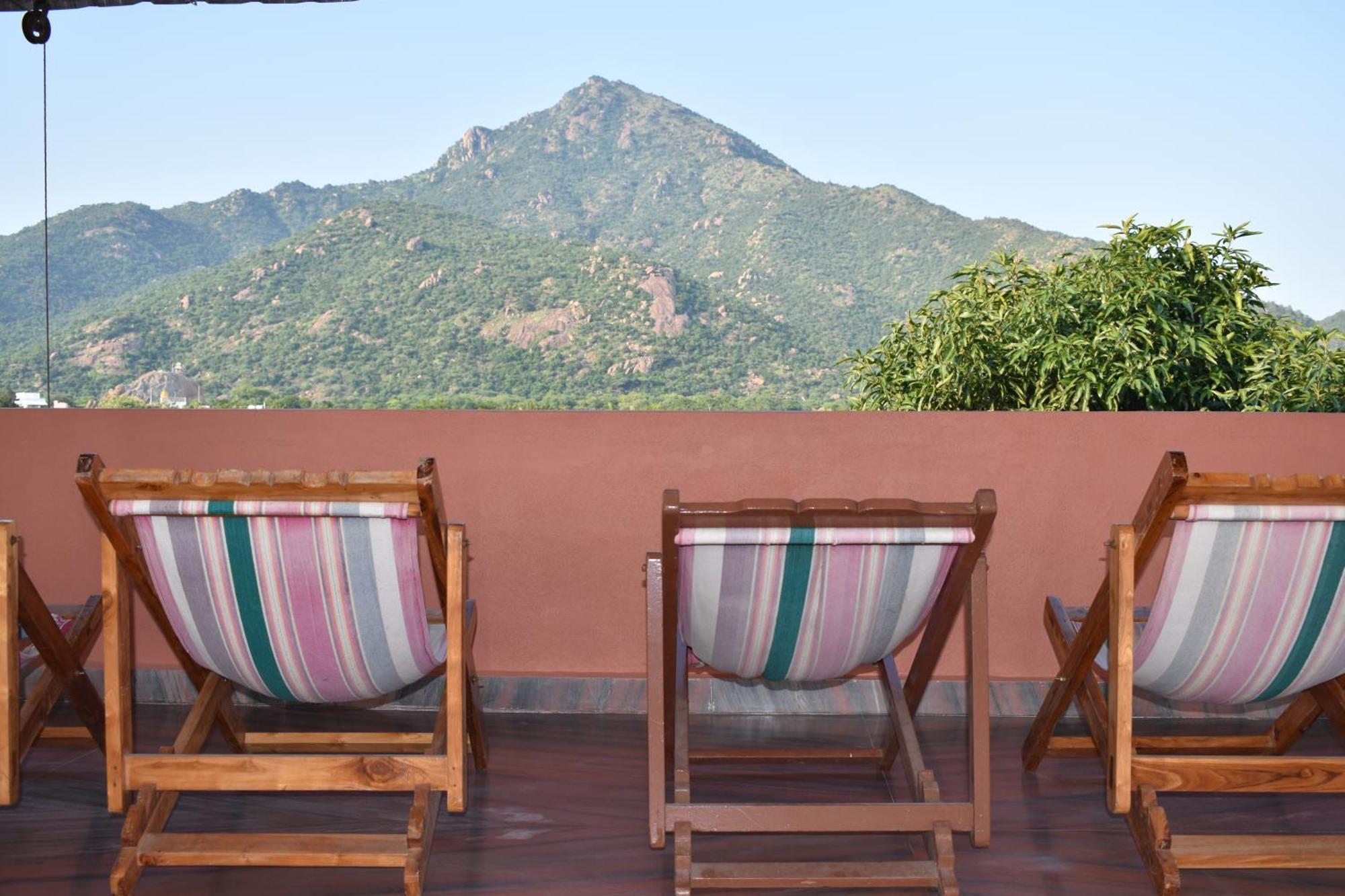 Rainbow Guest House Tiruvannāmalai Buitenkant foto