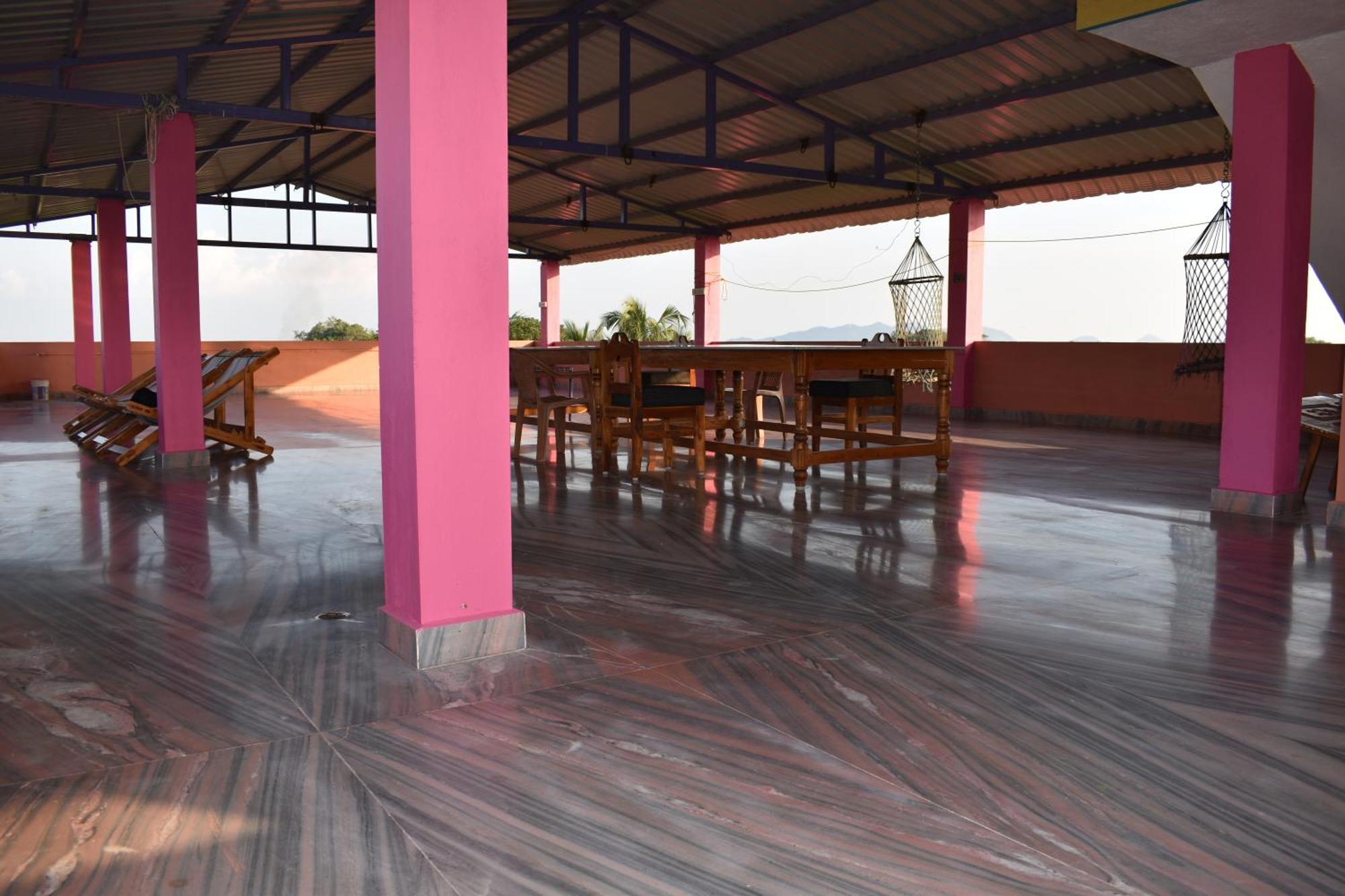 Rainbow Guest House Tiruvannāmalai Buitenkant foto