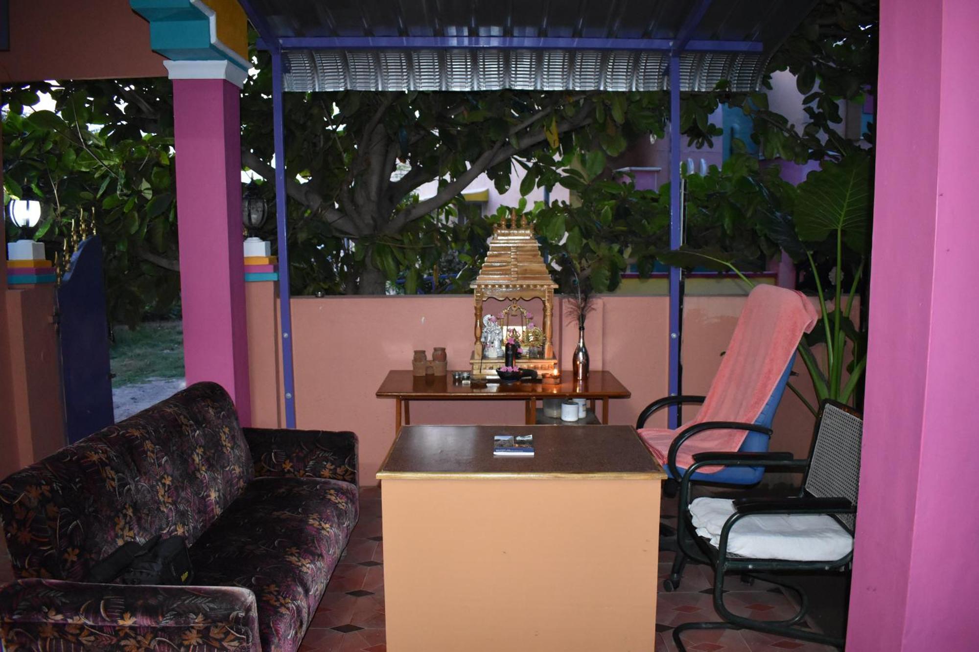 Rainbow Guest House Tiruvannāmalai Buitenkant foto
