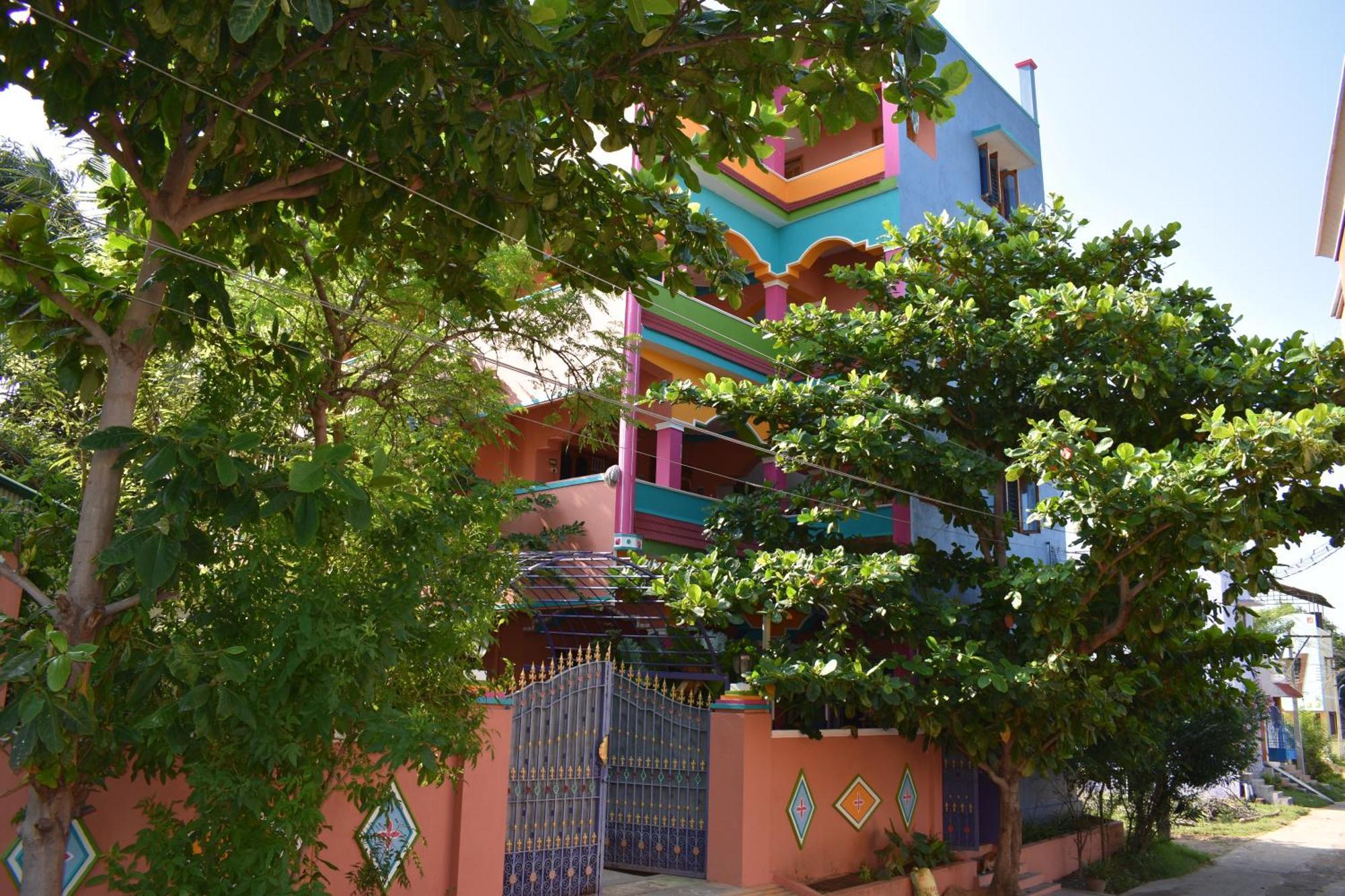 Rainbow Guest House Tiruvannāmalai Buitenkant foto