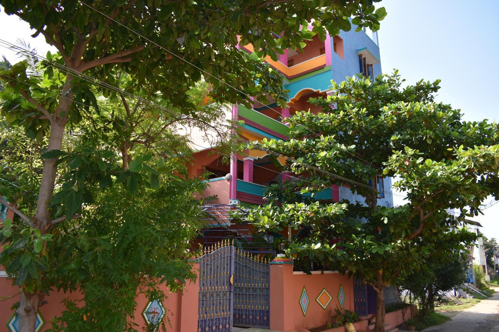 Rainbow Guest House Tiruvannāmalai Buitenkant foto