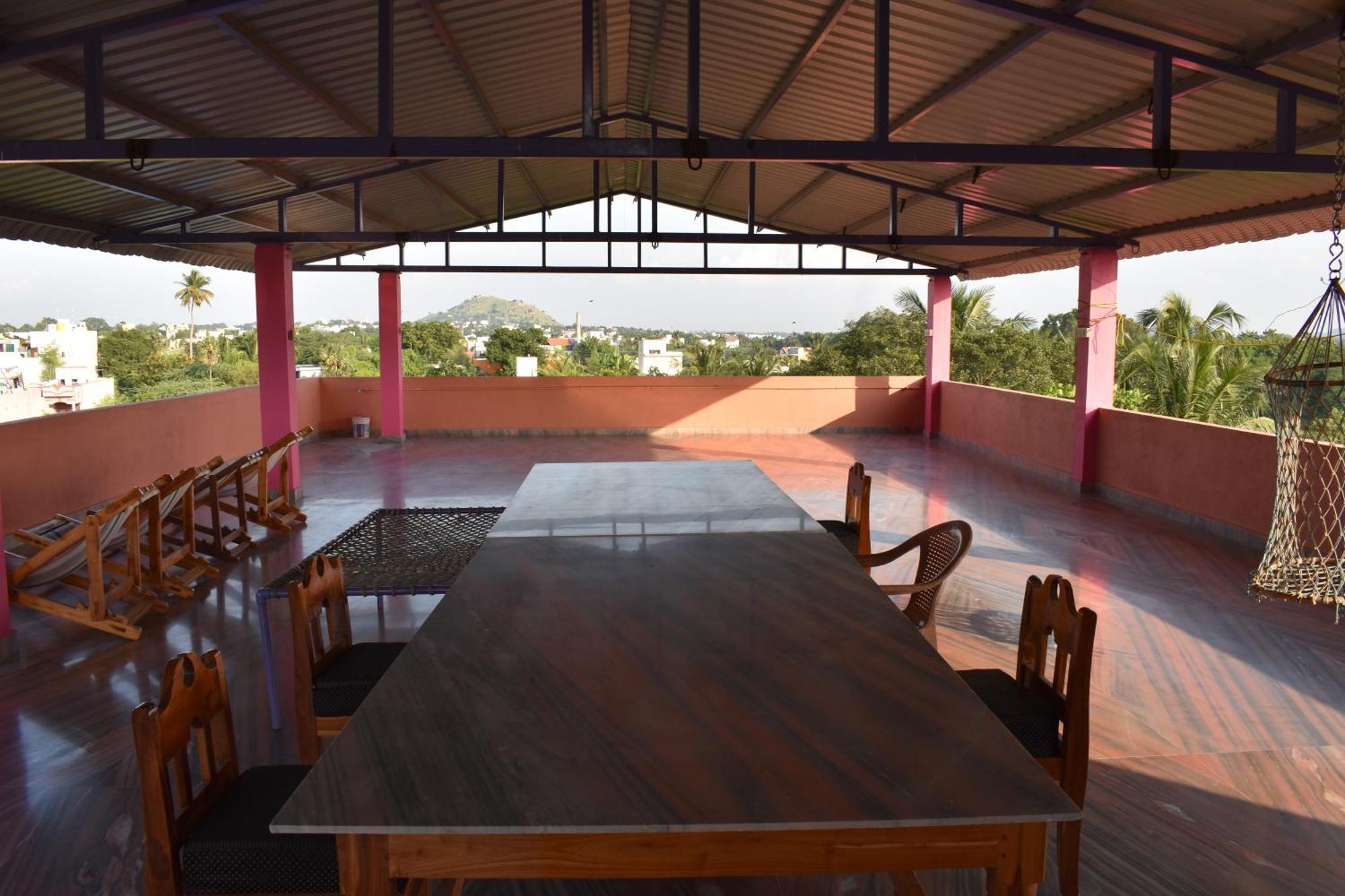 Rainbow Guest House Tiruvannāmalai Buitenkant foto