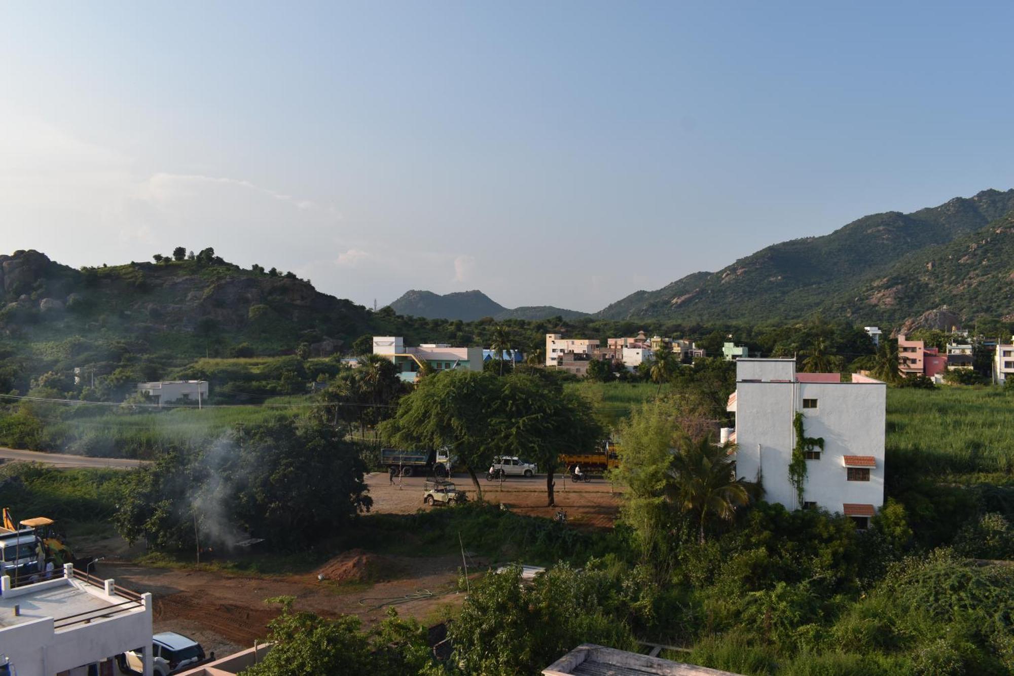Rainbow Guest House Tiruvannāmalai Buitenkant foto