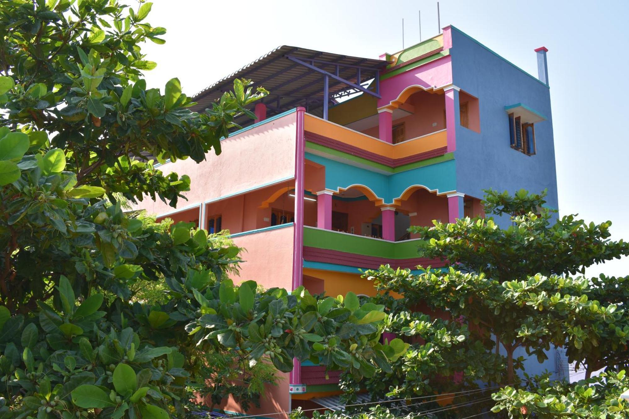 Rainbow Guest House Tiruvannāmalai Buitenkant foto